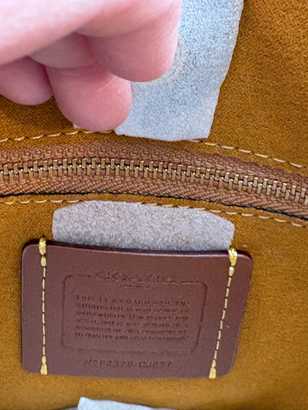 Coach CJ827 Dakota Bucket Bag 16 - Picture 4 of 9